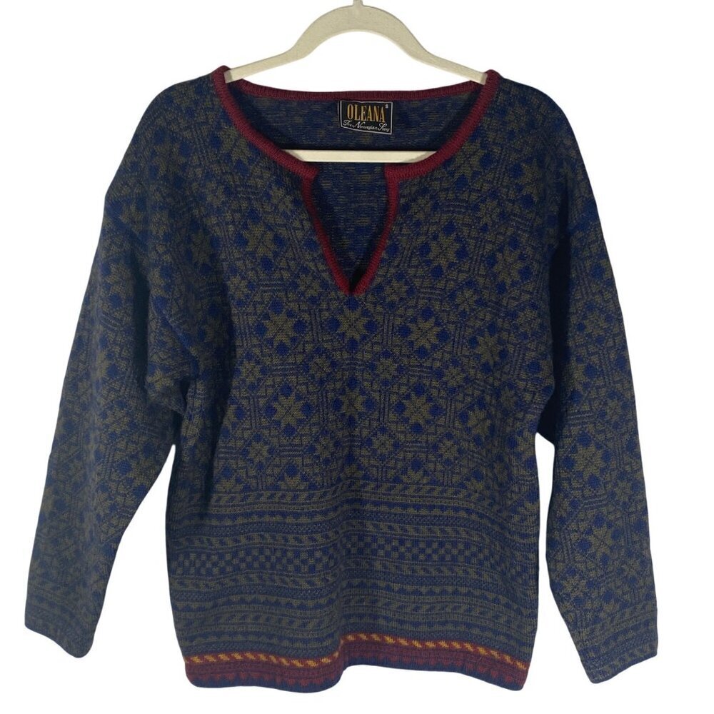 Oleana Norwegian Wool Sweater Size S V Neck snowflake design